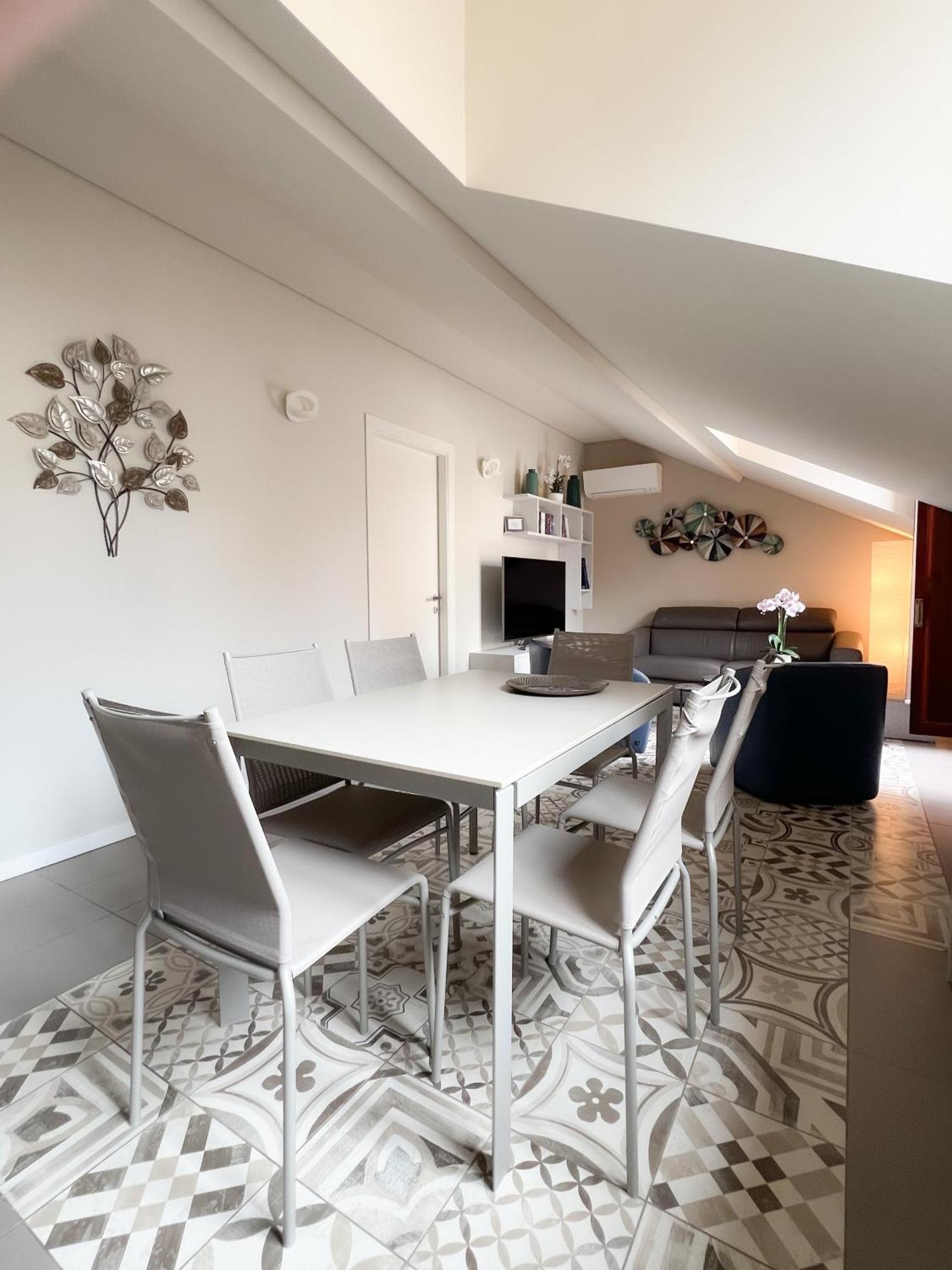 Comecasa 10 Minutes Walk From Duomo 2 Bedroom Apartment Милано Екстериор снимка