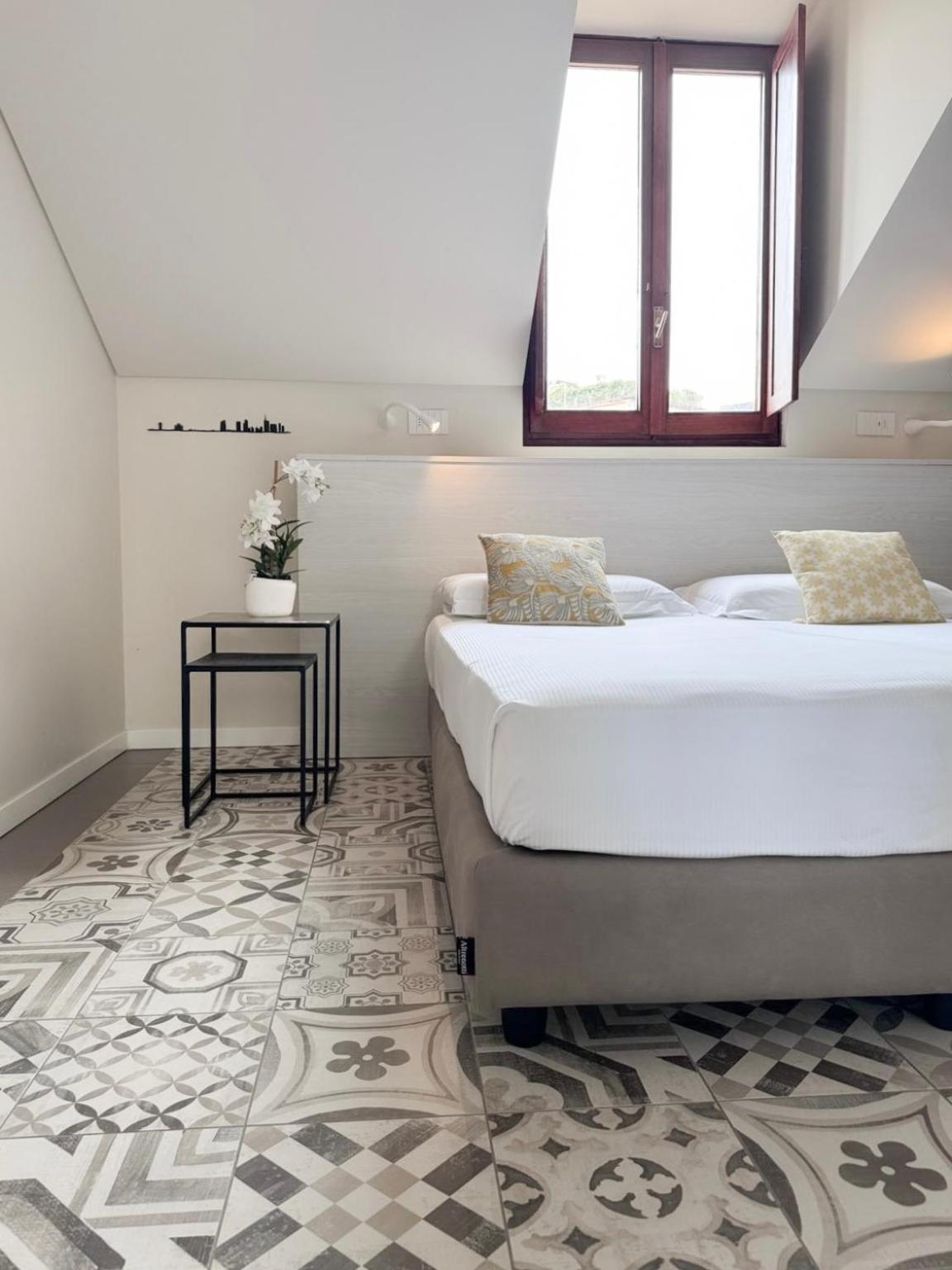 Comecasa 10 Minutes Walk From Duomo 2 Bedroom Apartment Милано Екстериор снимка